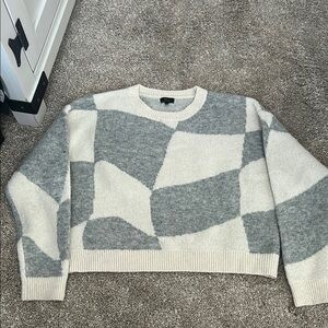 Debut Gray and Cream Patterned Sweater